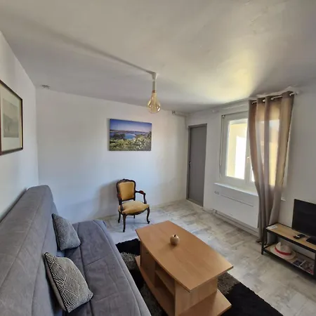Les Bleuets Apartment