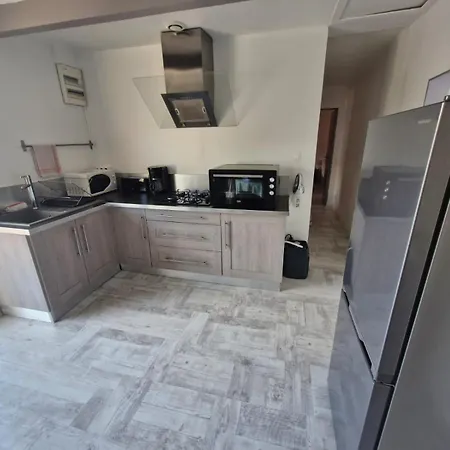 Les Bleuets Apartment *