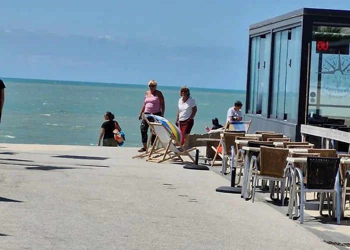 Les Bleuets * Saint-Martin de Brehal